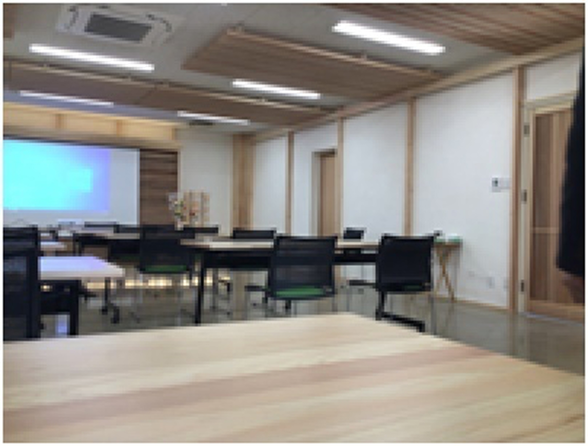 会議室木装化の様子